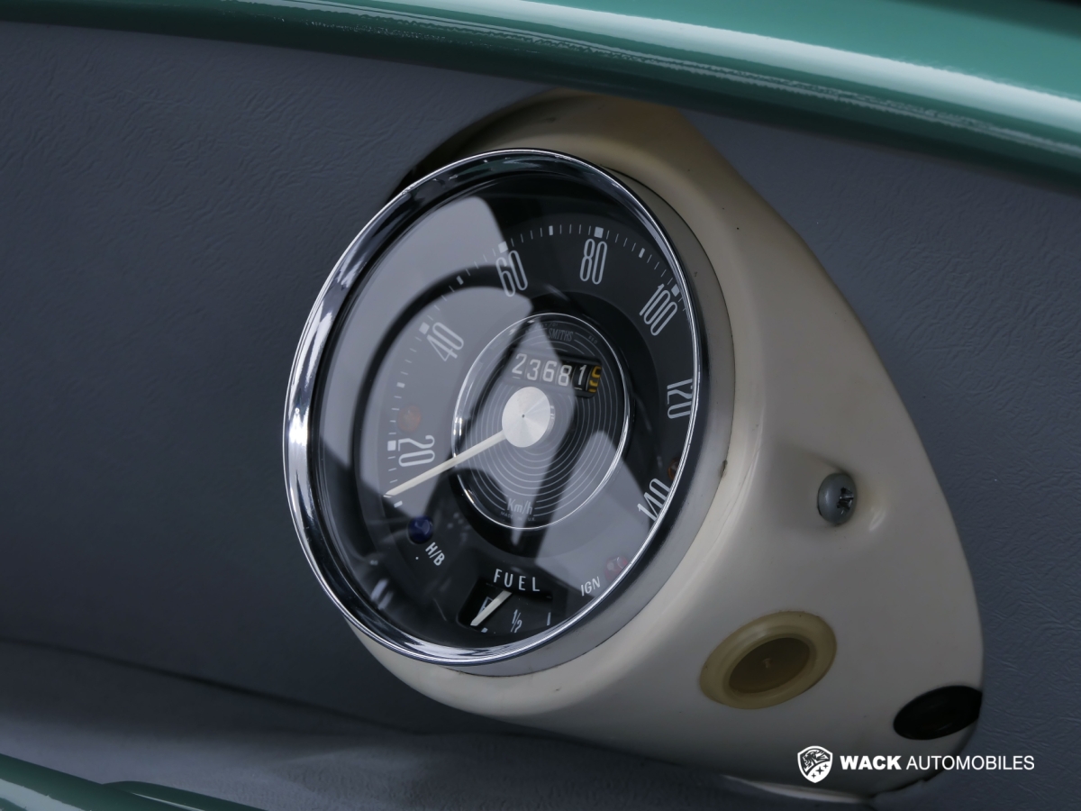 BMC 850 SALOON MINI MORRIS 850 SALOON 34 CV / RESTAURATION COMPLÈTE / VÉHICULE DE COLLECTION