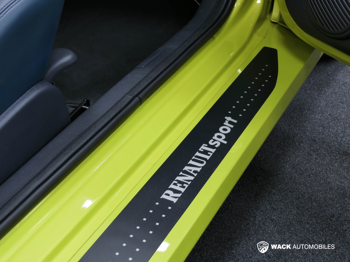 RENAULT CLIO 3.0 V6 255 CV