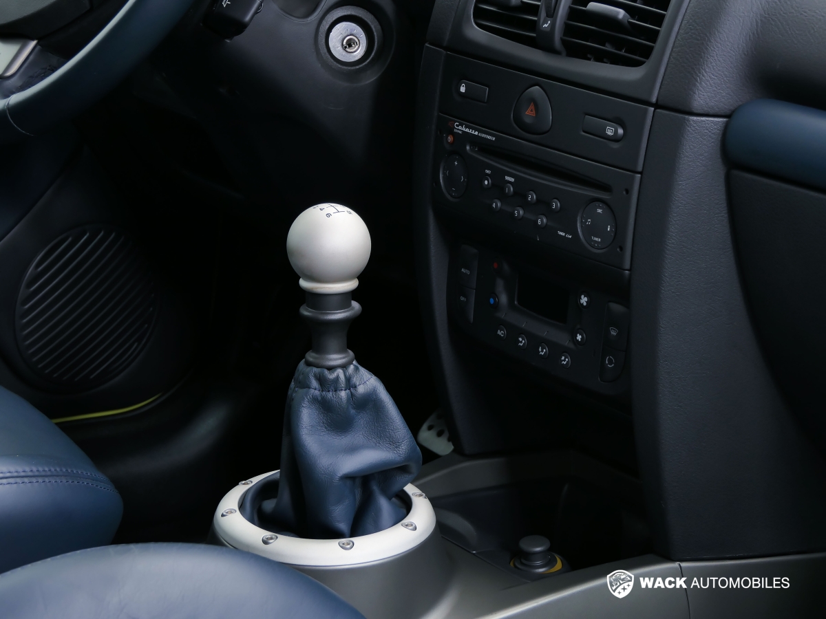 RENAULT CLIO 3.0 V6 255 CV