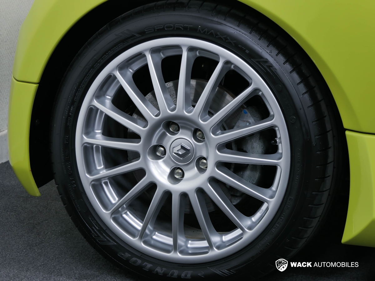 RENAULT CLIO 3.0 V6 255 CV