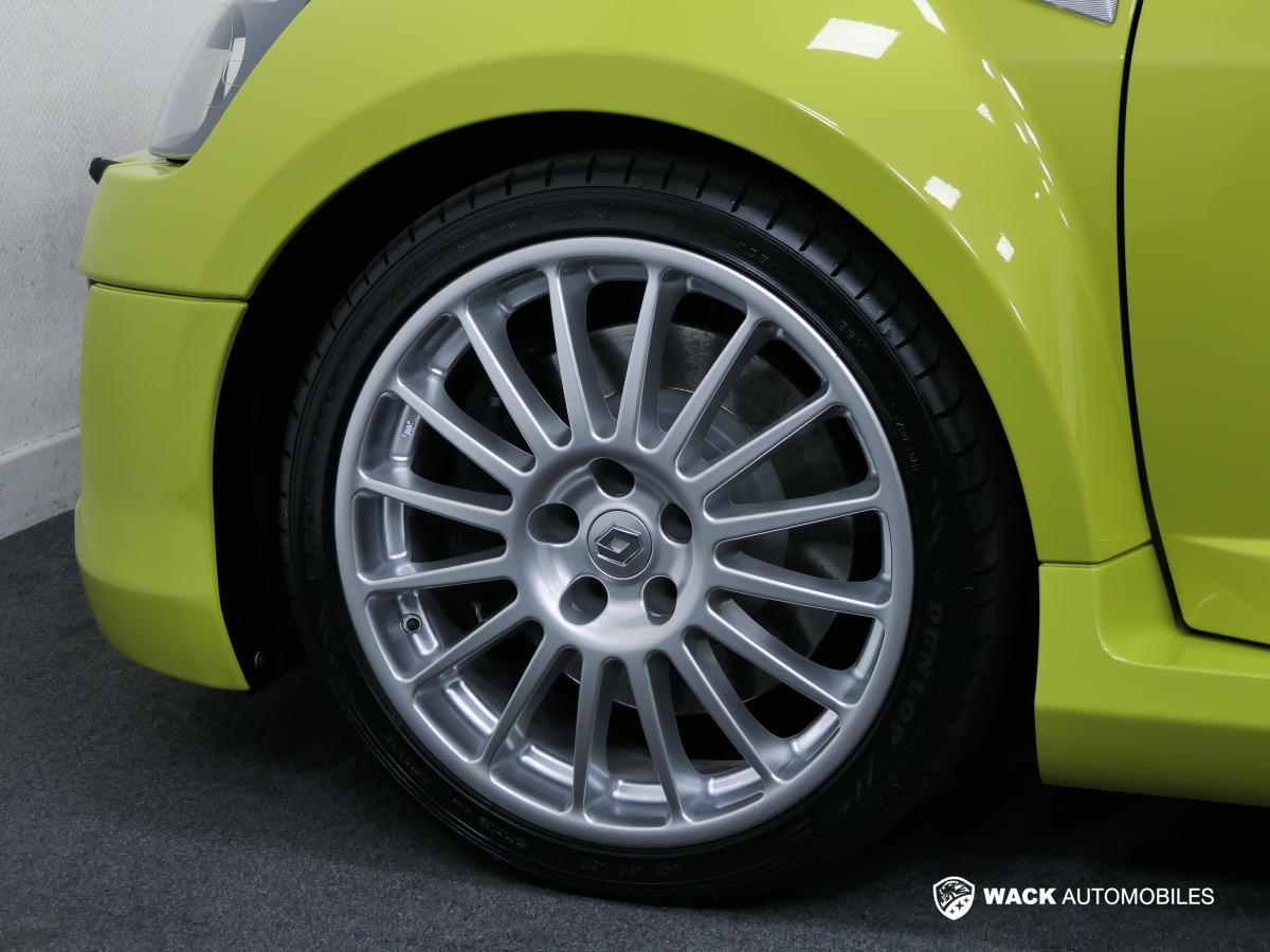 RENAULT CLIO 3.0 V6 255 CV