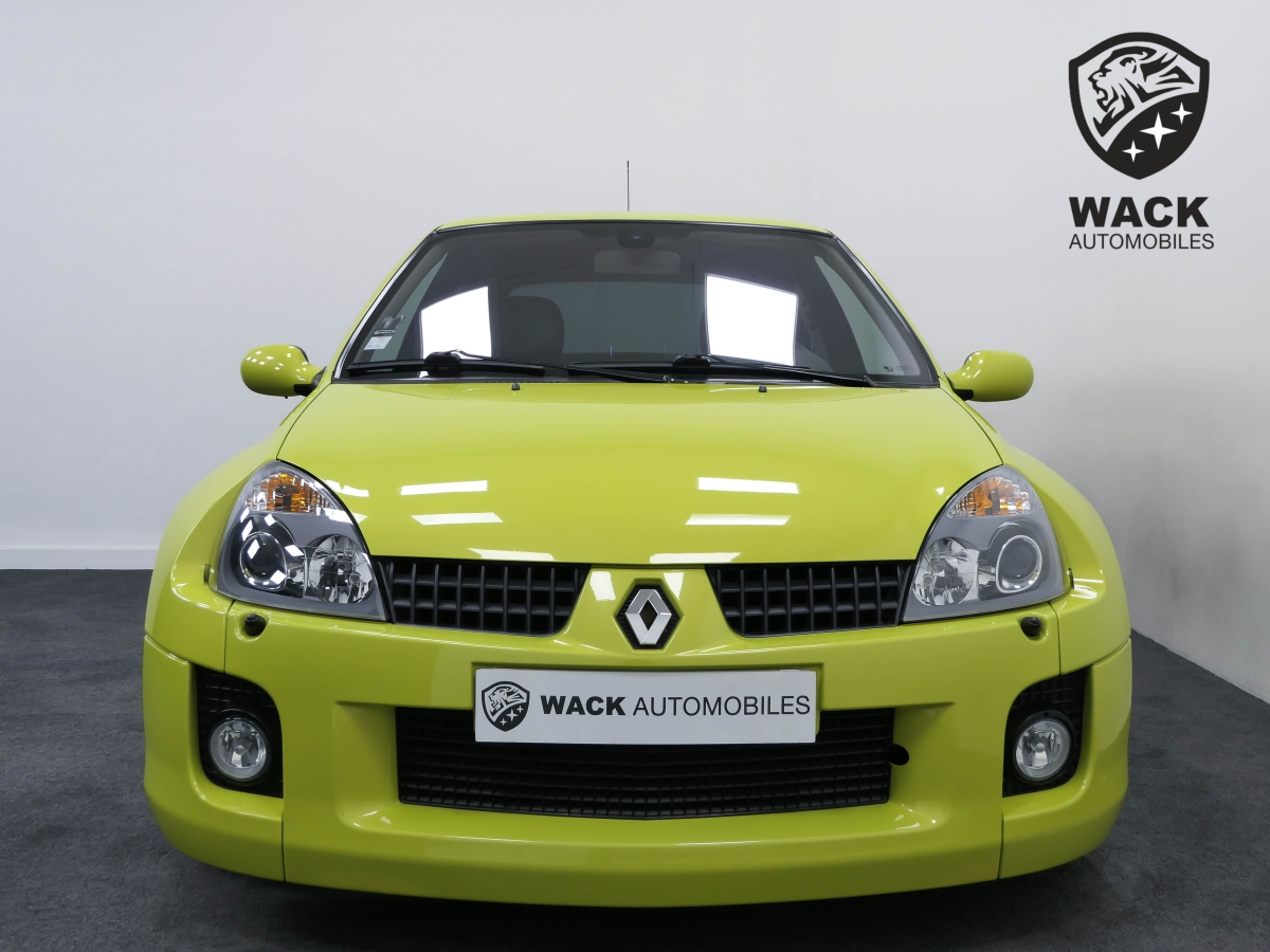 RENAULT CLIO 3.0 V6 255 CV