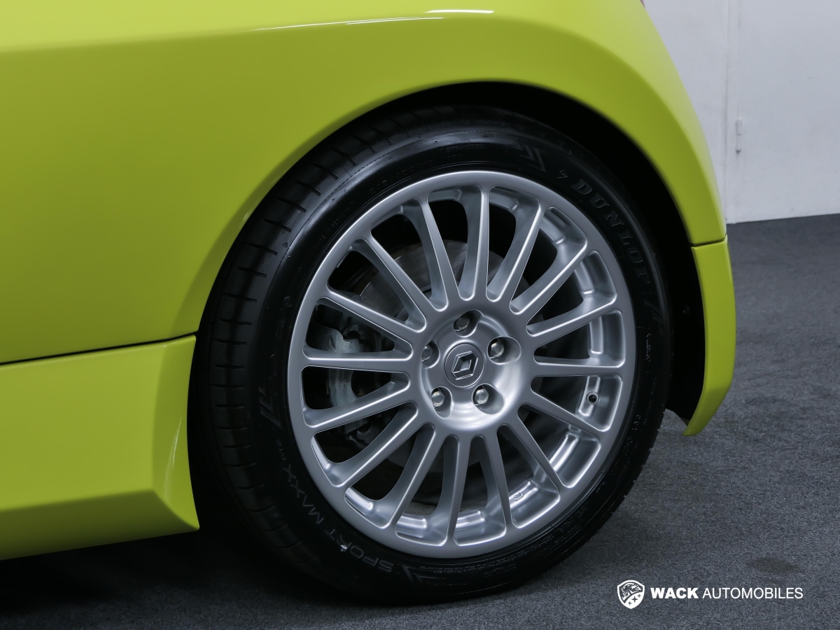 RENAULT CLIO 3.0 V6 255 CV