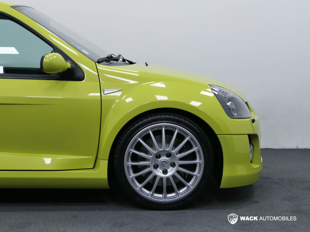 RENAULT CLIO 3.0 V6 255 CV 