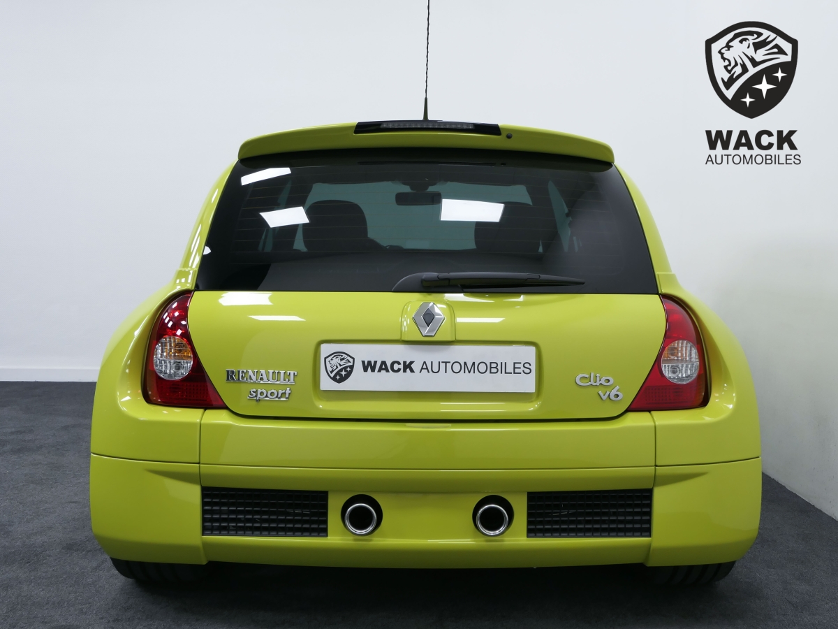 RENAULT CLIO 3.0 V6 255 CV 