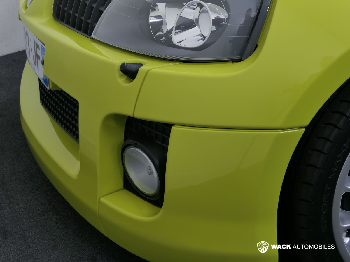 RENAULT CLIO 3.0 V6 255 CV 