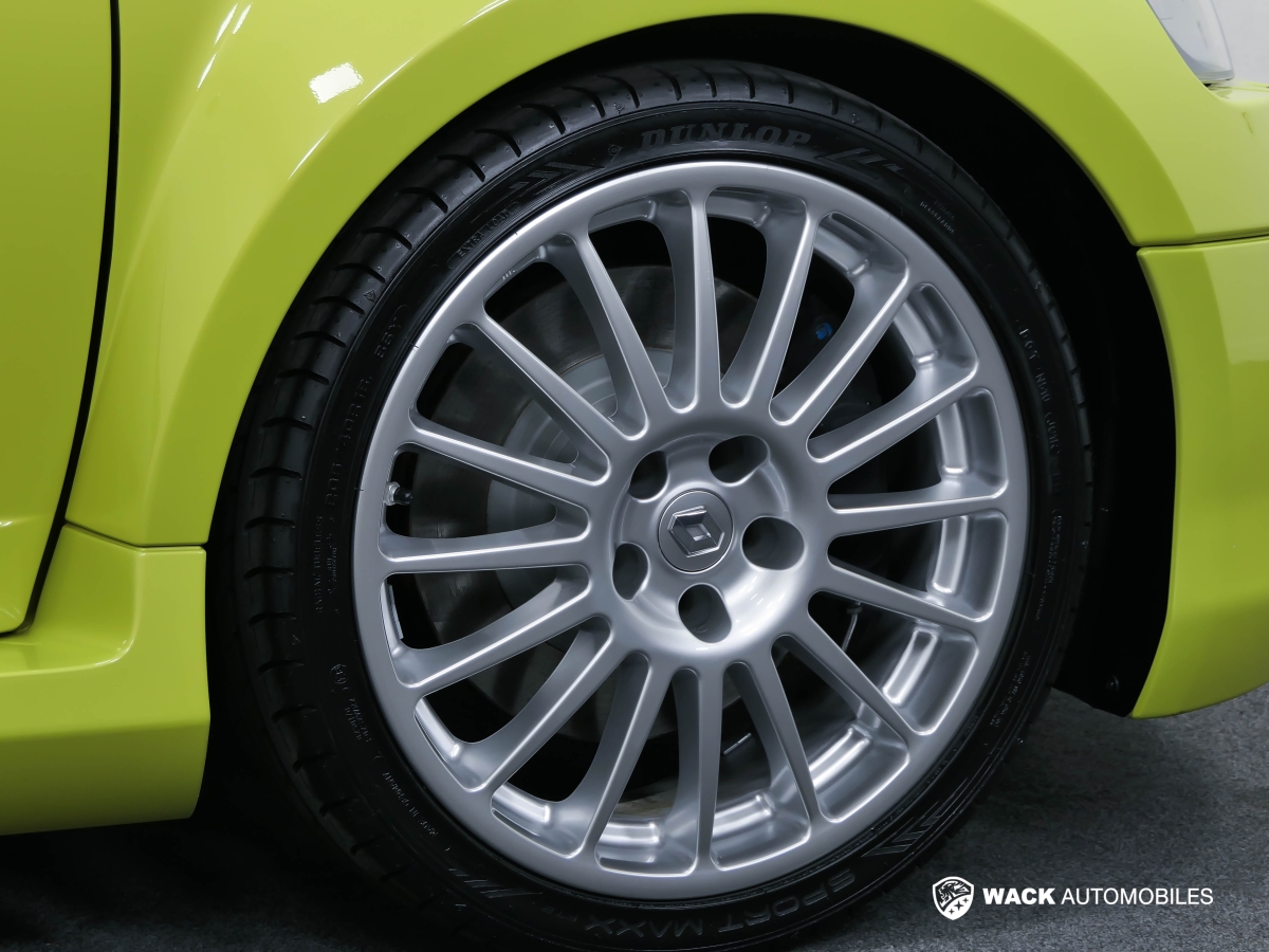 RENAULT CLIO 3.0 V6 255 CV 