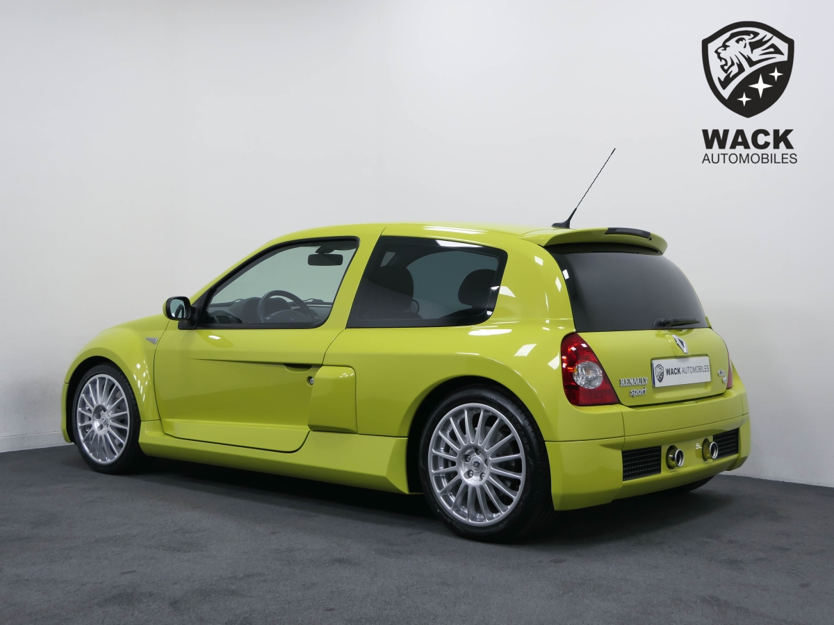 RENAULT CLIO 3.0 V6 255 CV 