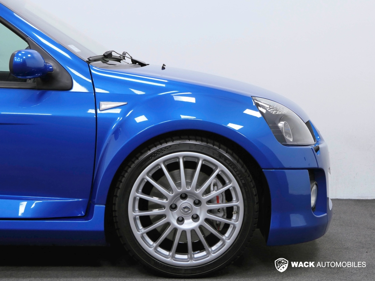 RENAULT CLIO CLIO V6 3.0L 255 CV