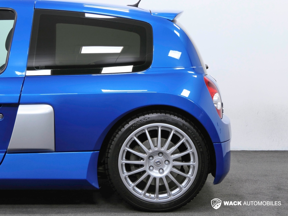 RENAULT CLIO CLIO V6 3.0L 255 CV