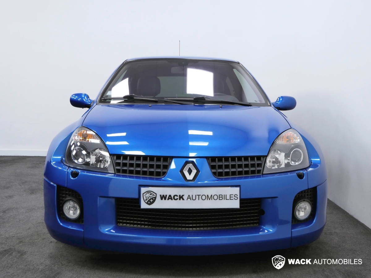 RENAULT CLIO CLIO V6 3.0L 255 CV
