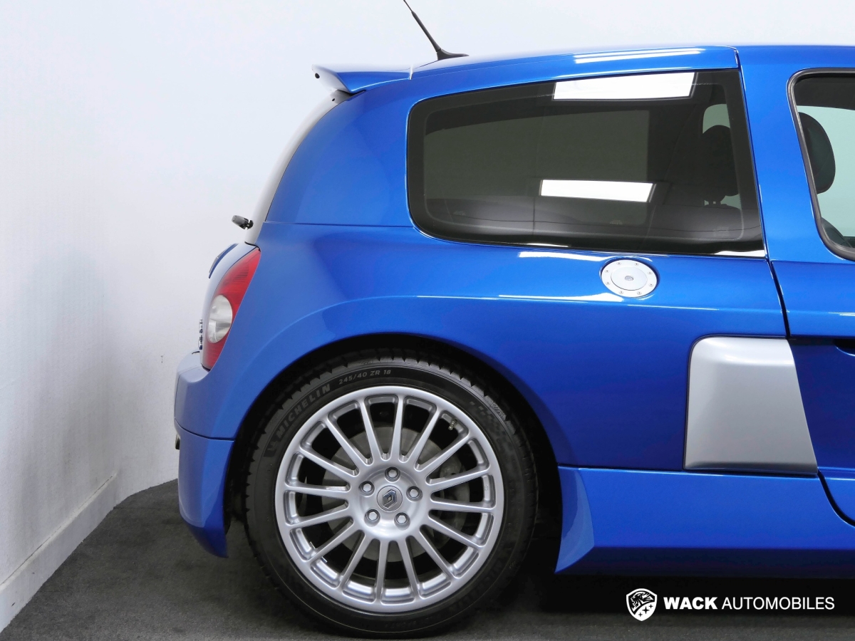 RENAULT CLIO CLIO V6 3.0L 255 CV
