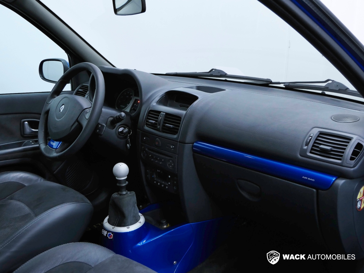 RENAULT CLIO CLIO V6 3.0L 255 CV