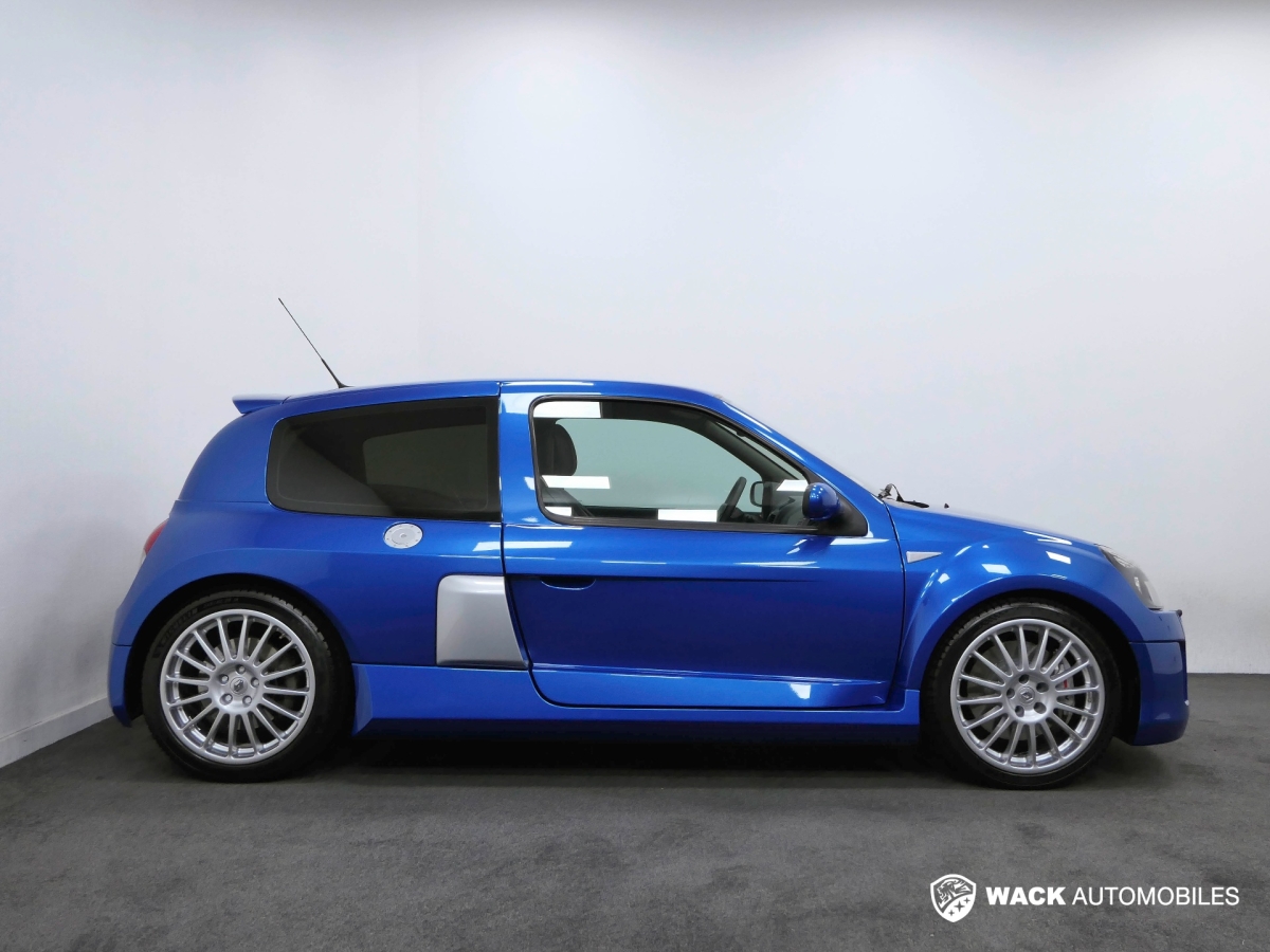 RENAULT CLIO CLIO V6 3.0L 255 CV