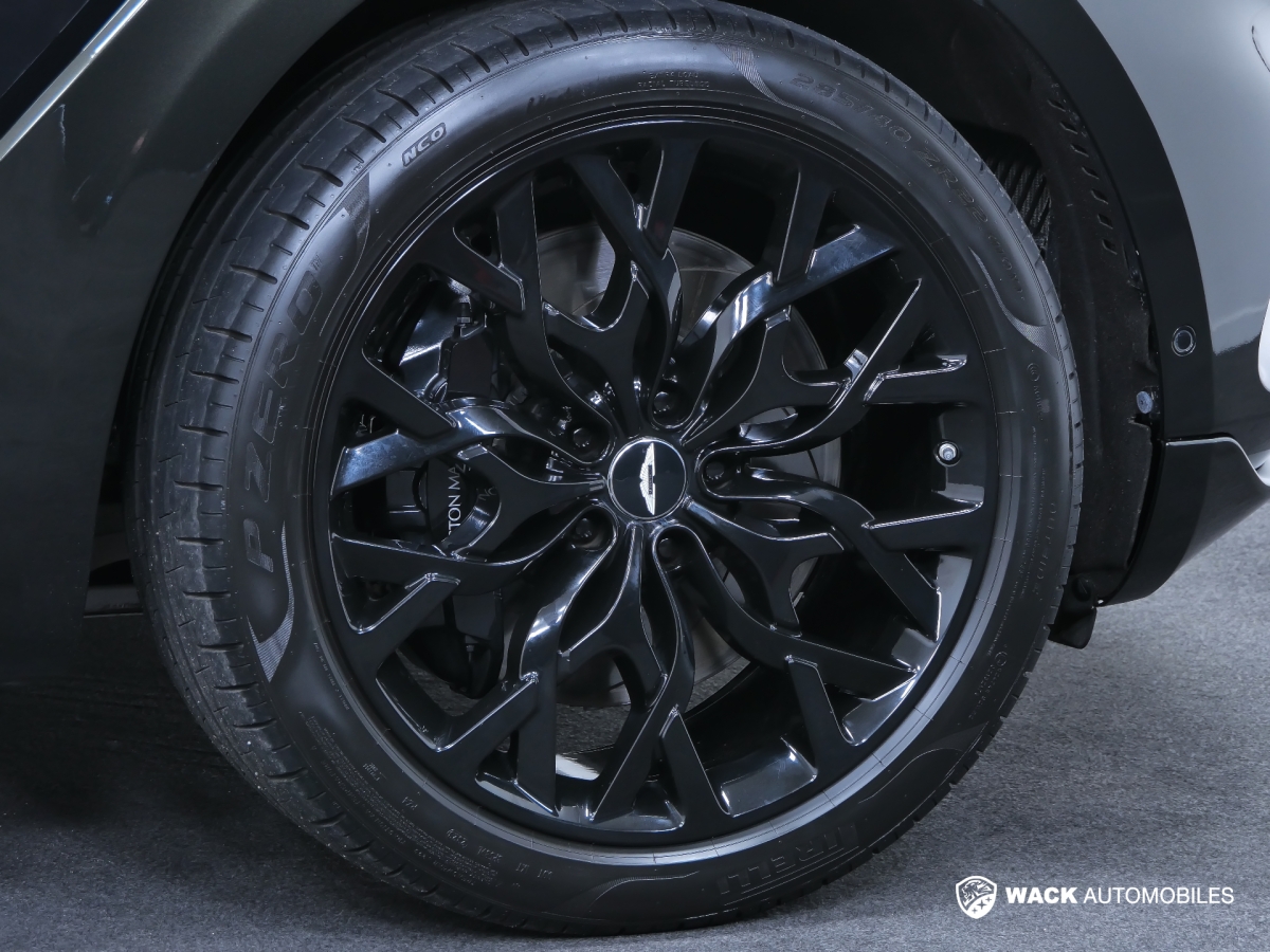 ASTON MARTIN DBX DBX 4.0L V8 BITURBO 550 CV EDITION LIMITÉE 1913 SPECIFICATION 