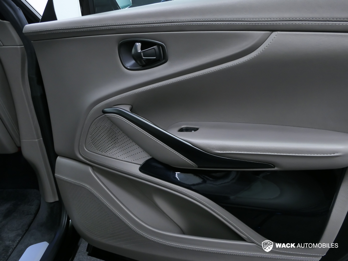 ASTON MARTIN DBX DBX 4.0L V8 BITURBO 550 CV EDITION LIMITÉE 1913 SPECIFICATION 