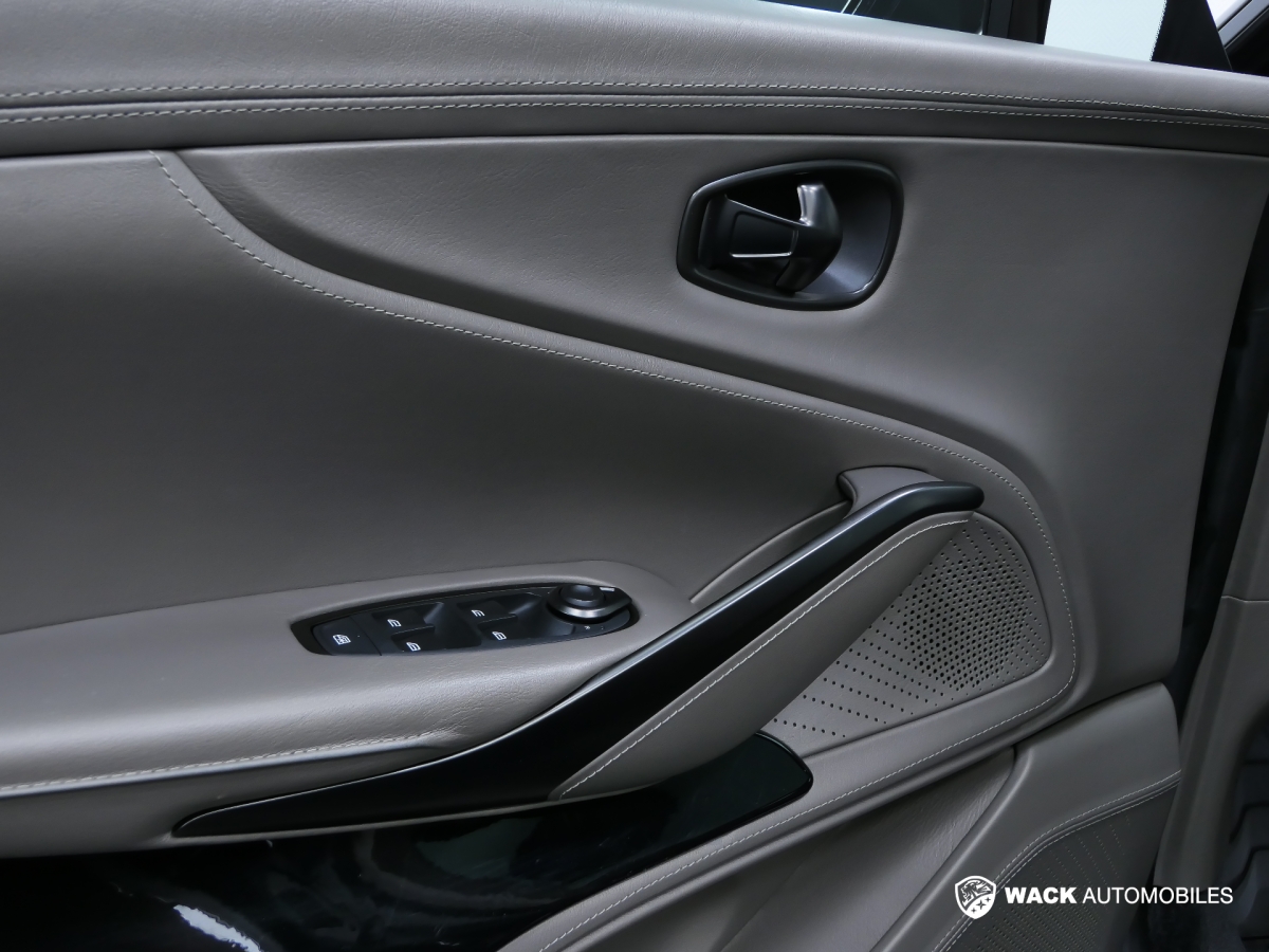 ASTON MARTIN DBX DBX 4.0L V8 BITURBO 550 CV EDITION LIMITÉE 1913 SPECIFICATION 